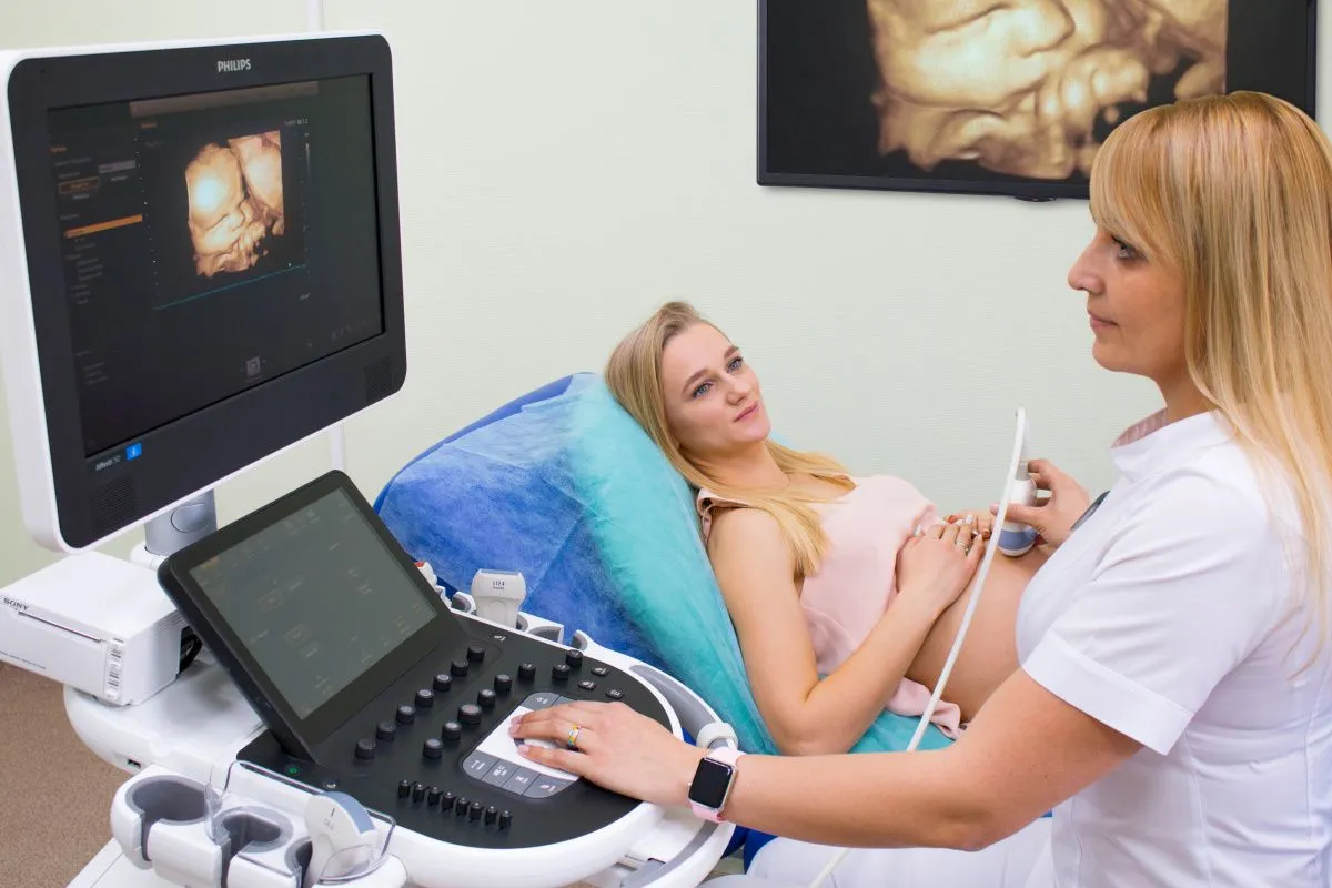 Как УЗИ помогает выявить отклонения в развитии плода: разбор ключевых аномалий